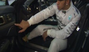 Mercedes crée deux SL63 AMG spéciales pour remercier Lewis Hamilton et Nico Rosberg