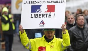« Libérez nos entreprises ! » : au cœur de la manifestation des patrons à Paris