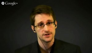 Télé-conférence d'Edward Snowden à Amnesty International, à Paris