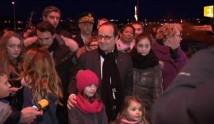 Bain de foule dans les rues de Saint-Pierre pour Hollande