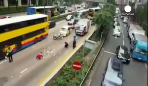 Hong Kong : deux millions de dollars tombent d'un camion