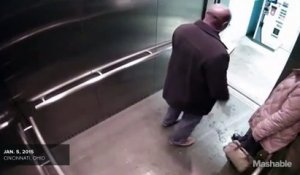 Un policier américain se tire dessus tout seul dans un ascenseur!
