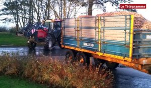 Echalotes. 300 tracteurs convergent vers Morlaix