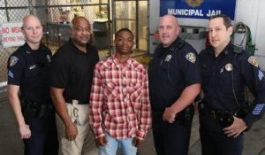 Etats-Unis : un adolescent sauve la vie du policier qui vient de l'arrêter