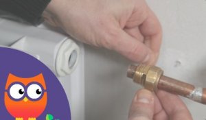 Comment changer un robinet de radiateur (Ooreka.fr)