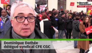 VIDEO. Poitiers. Face à face patron et salariés d'Itron devant la mairie de Poitiers