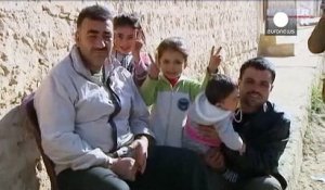 Les Kurdes de Kobané voudraient rentrer chez eux mais une ville en ruines les attend