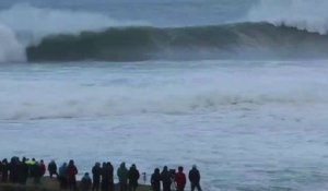 Big wave surfing à Mullaghmore en Irlande