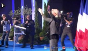 2017 : Marine Le Pen en tête du 1er tour selon un sondage