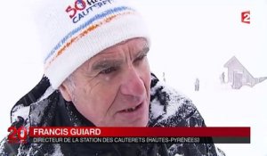 Dans les stations, la neige abondante perturbe le quotidien