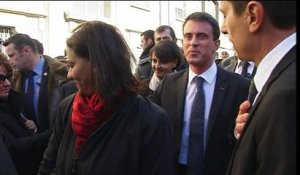 Valls hué à son arrivée dans un lycée marseillais