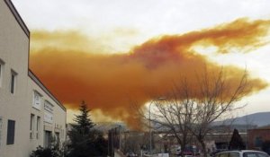 Espagne : Un immense nuage orange envahit le ciel à Igualada