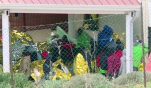 Lampedusa : le centre d'accueil des migrants débordé