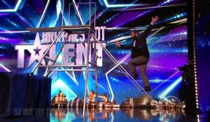 Un candidat de Britain's Got Talent en mode trampoline