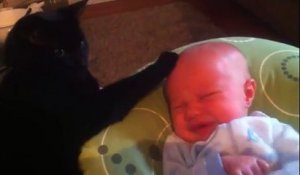 Qui A Fait Caca Dans Sa Couche Bebe Adorable Sur Orange Videos