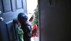 Un militaire rentre faire une surprise à ses enfants