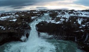 De superbes paysages islandais filmés par un drone