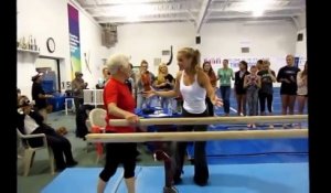 Cette dame de 90 ans est une gymnase. Elle va vraiment vous impressionner !