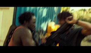 Gunman (2015) - English Trailer (French subtitles)