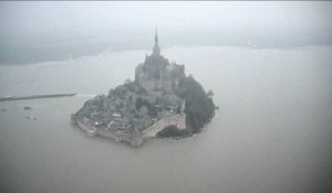 "Marée du siècle": le Mont-Saint-Michel redevient une île pour quelques minutes
