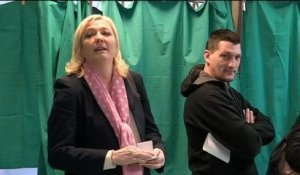 Départementales: Marine Le Pen a voté à Hénin-Beaumont