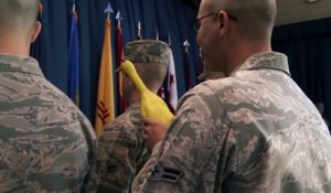 Test du poulet en caoutchouc pour etre Garde d'honneur de l'US Air Force
