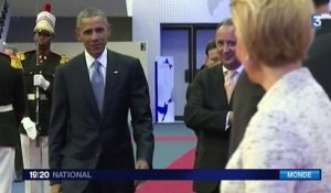 Sommet des Amériques : une poignée de main historique entre Obama et Castro