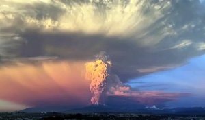 Timelaspe of the Eruption of Calbuco Volcano in chile
