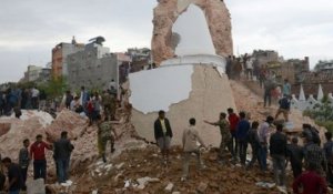 Scène de dévastation au Népal après un séisme