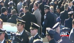 Sea of blue mourns slain New York cop
