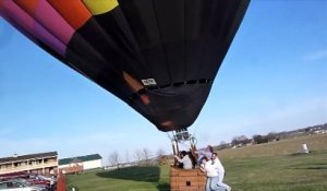 Une montgolfière s'écrase de plein fouet sur un bâtiment