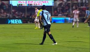 Argentine - Barrios prend un jaune pour jouer... déchaussé