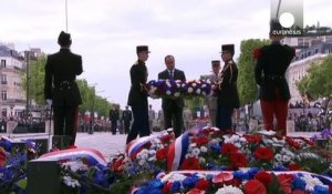 Les cérémonies du 08 mai à Paris, avec François Hollande et le secrétaire d'Etat américain John Kerry