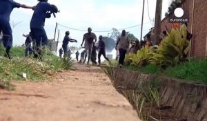 Burundi : la répression policière fait un mort de plus parmi les manifestants.