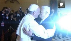 Le pape Françoise rencontre Mahmoud Abbas au Vatican