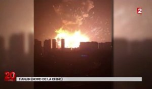 Énorme explosion dans un entrepôt de produits chimiques en Chine ! - Zapping télé du 13 août 2015
