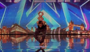 Un contorsionniste incroyable au Britain's Got Talent