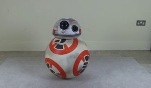 Un fan construit son propre droïde Star Wars BB-8 qui fonctionne!