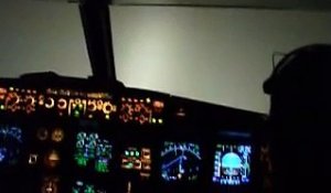Atterrissage d'un A320 dans le brouillard vu du cockpit !