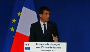 "L'islam est en France pour y rester", lance Valls devant les représentants des musulmans