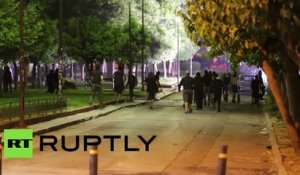 Grèce : des heurts violents éclatent entre la police anti-émeutes et des anarchistes à Athènes