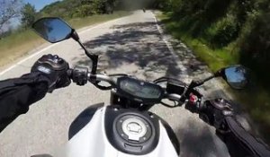 Collision frontale d'un motard avec un camion