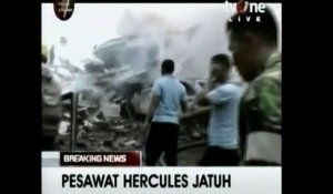 Le crash d'un avion militaire fait des dizaines de morts en Indonésie