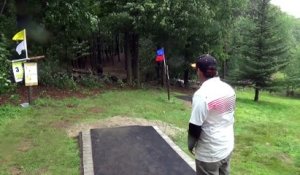 Trick de dingue en Golf Frisbee - Hole-in-one impressionnant