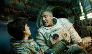 " Gravitox " parodie du film " Gravity "