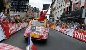 Tour de France : arrivée à Cambrai de la caravane publicitaire... (2)