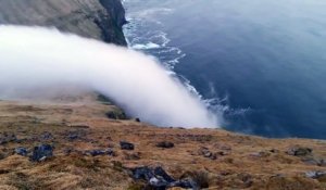 Une cascade fantôme filmée en Islande