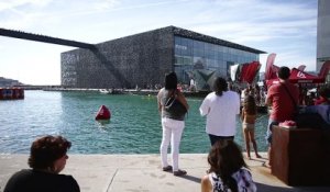 Teaser : une course de Stand Up Paddle unique à l'Urban Elements de Marseille 2015