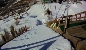 Une première descente en ski c'est effrayant ! La pauvre !