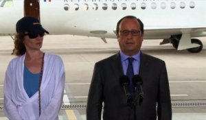 François Hollande accueille l'ex-otage Isabelle Prime à son retour en France